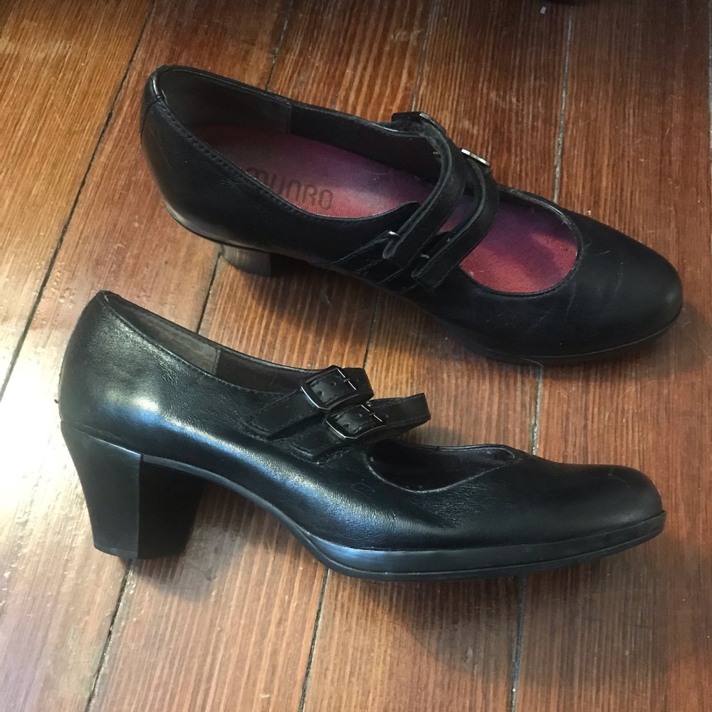 Munro velcro double strap Mary Jane heels